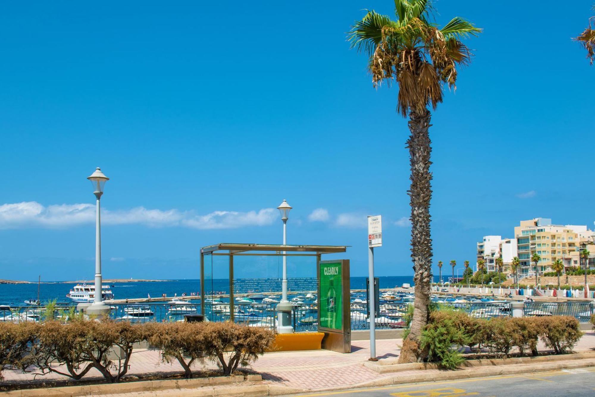 Islet Promenade Seafront Apartment With Large Corner Terrace By Getawaysmalta St. Paul's Bay Dış mekan fotoğraf