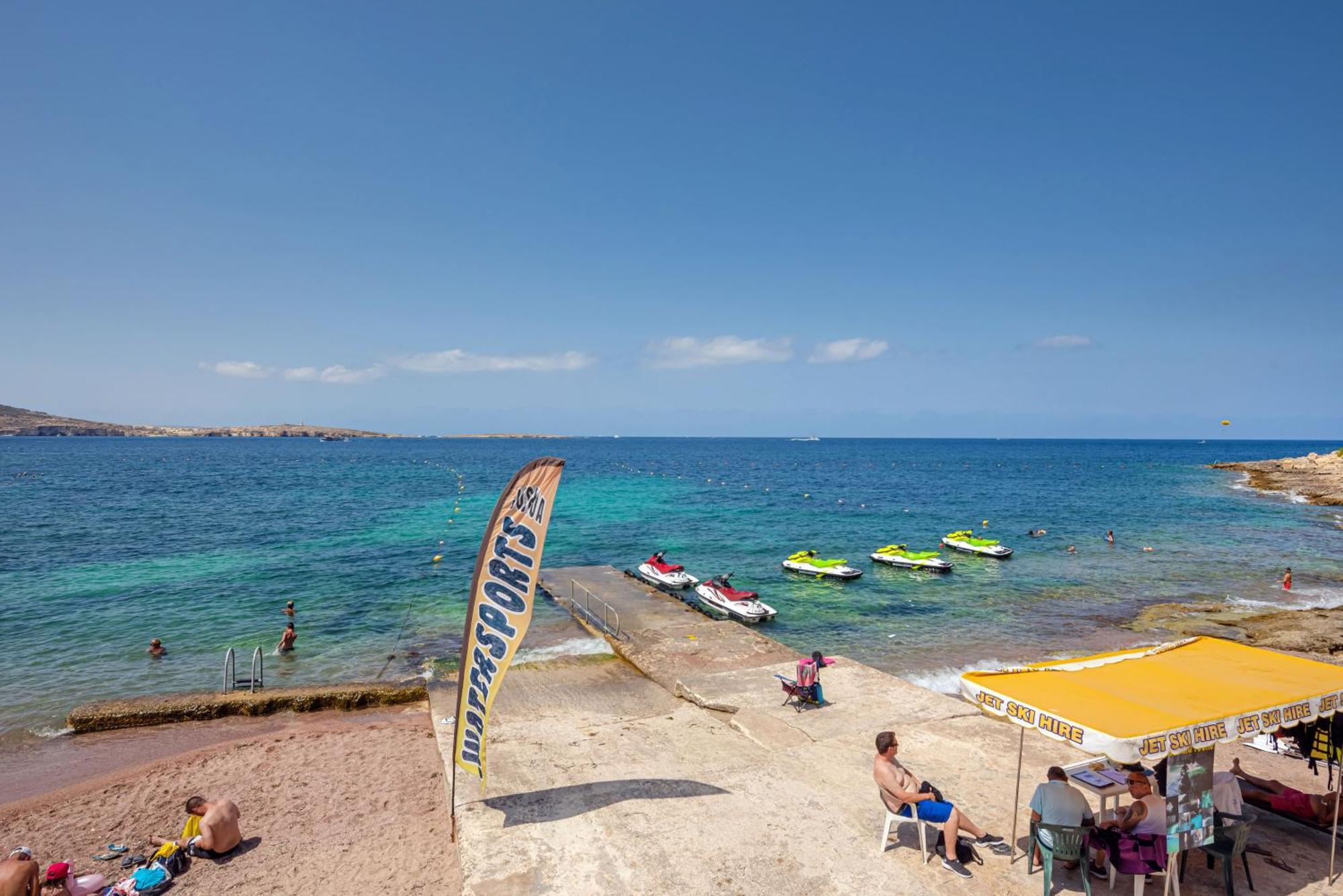Islet Promenade Seafront Apartment With Large Corner Terrace By Getawaysmalta St. Paul's Bay Dış mekan fotoğraf