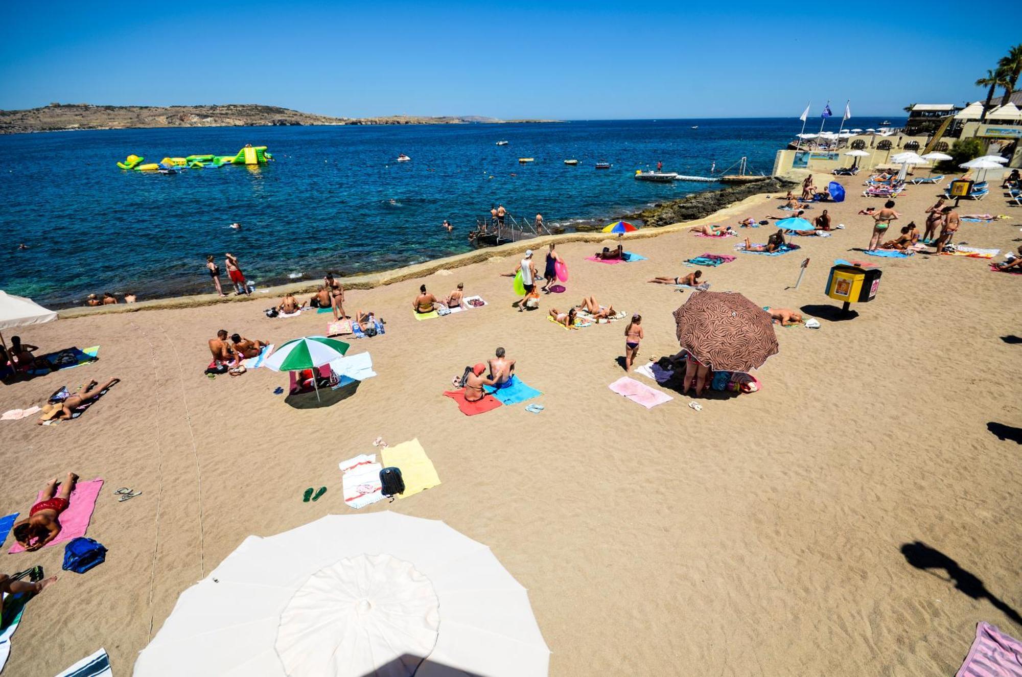 Islet Promenade Seafront Apartment With Large Corner Terrace By Getawaysmalta St. Paul's Bay Dış mekan fotoğraf